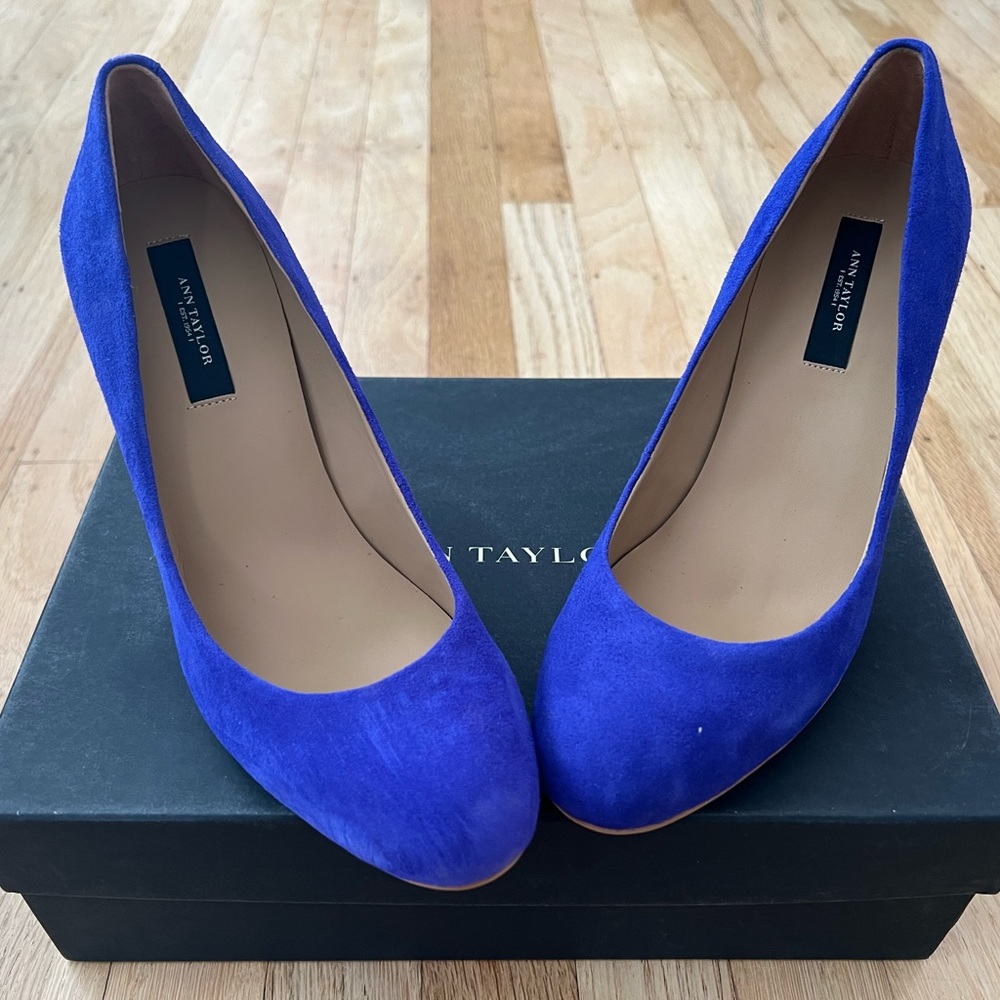 Ann Taylor Suede Heels Size 7